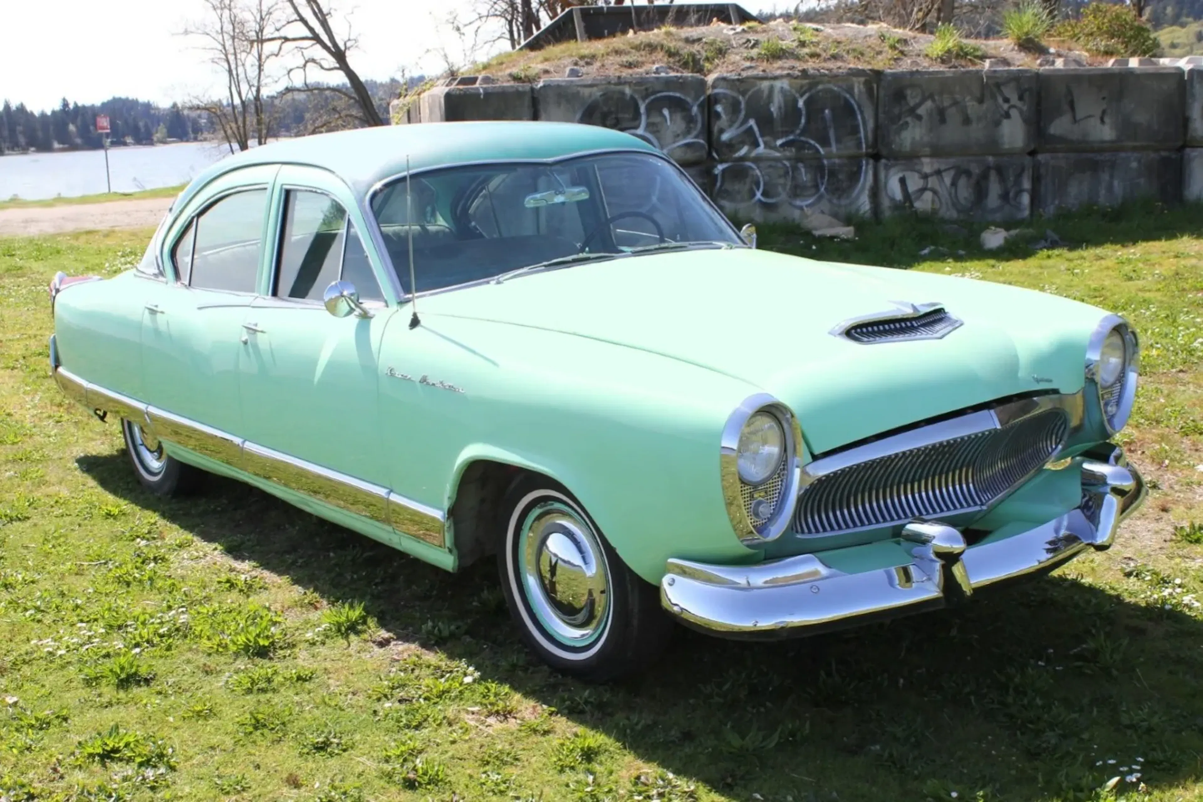 1952 Kaiser Manhattan Base | Hagerty Valuation Tools®